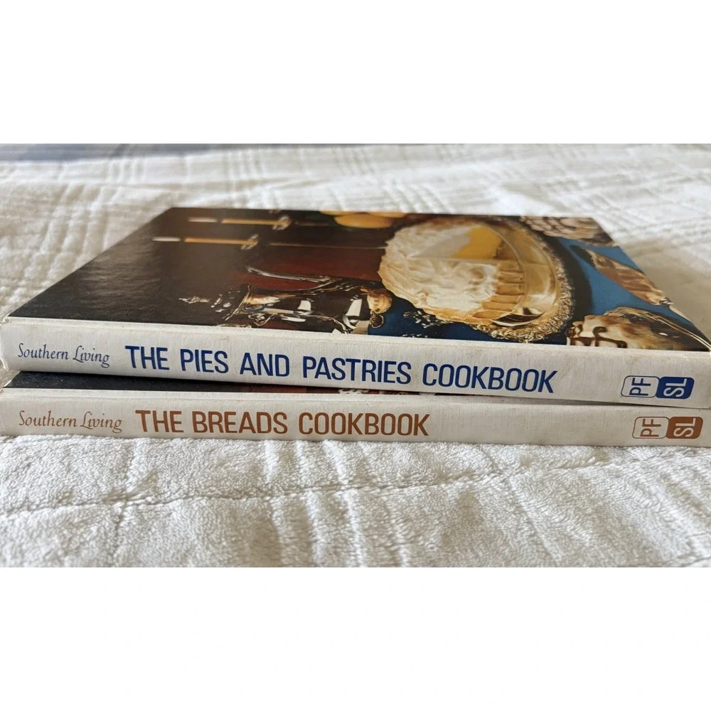 Southern Living Cookbook Lot Of 2 Breads / Pies And Pastries 1972 Vintage